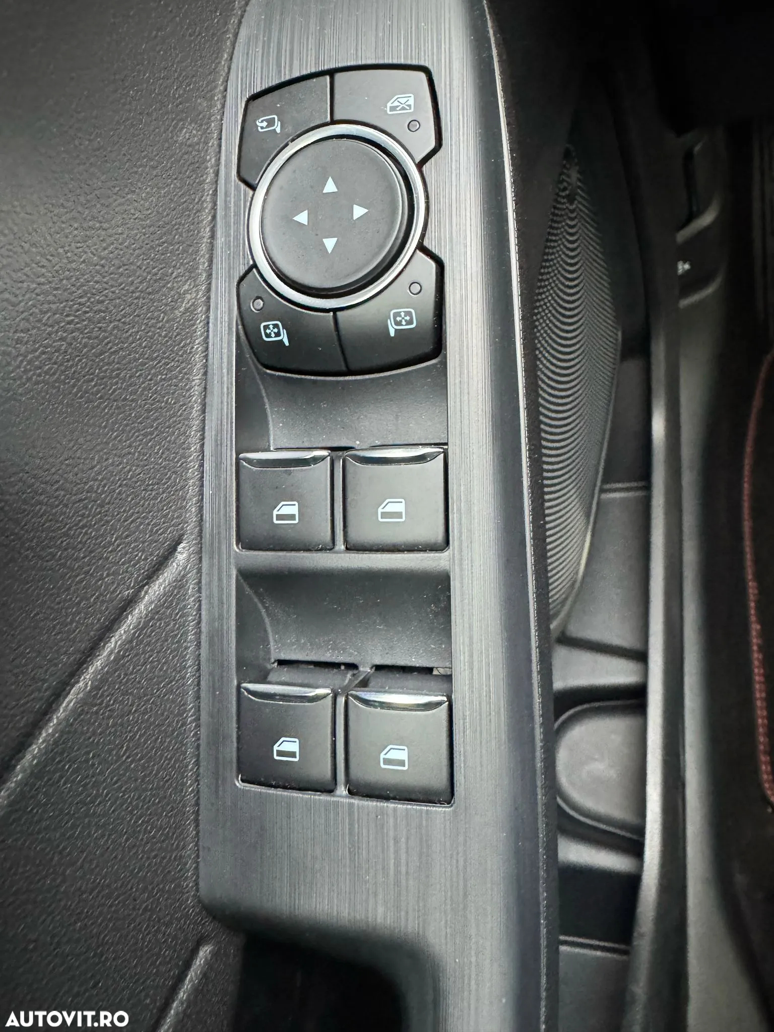 Ford Kuga 1.5 EcoBoost A8 FWD ST-Line X - 27