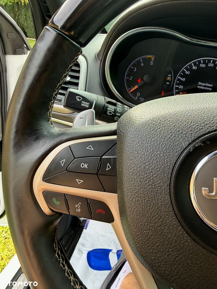 Jeep Grand Cherokee - 17