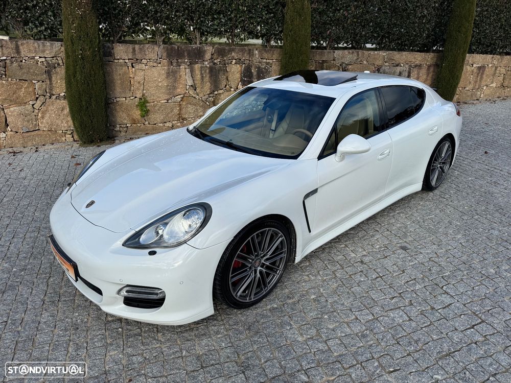 Porsche Panamera 4 PDK Platinum Edition - 23
