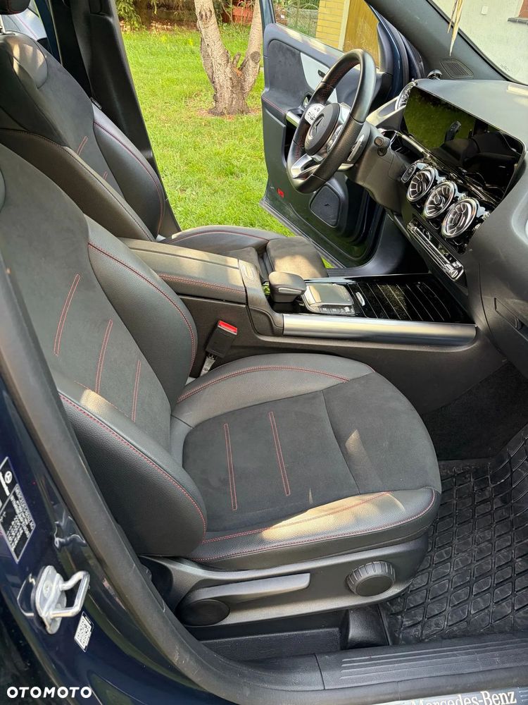 Mercedes-Benz GLA - 11