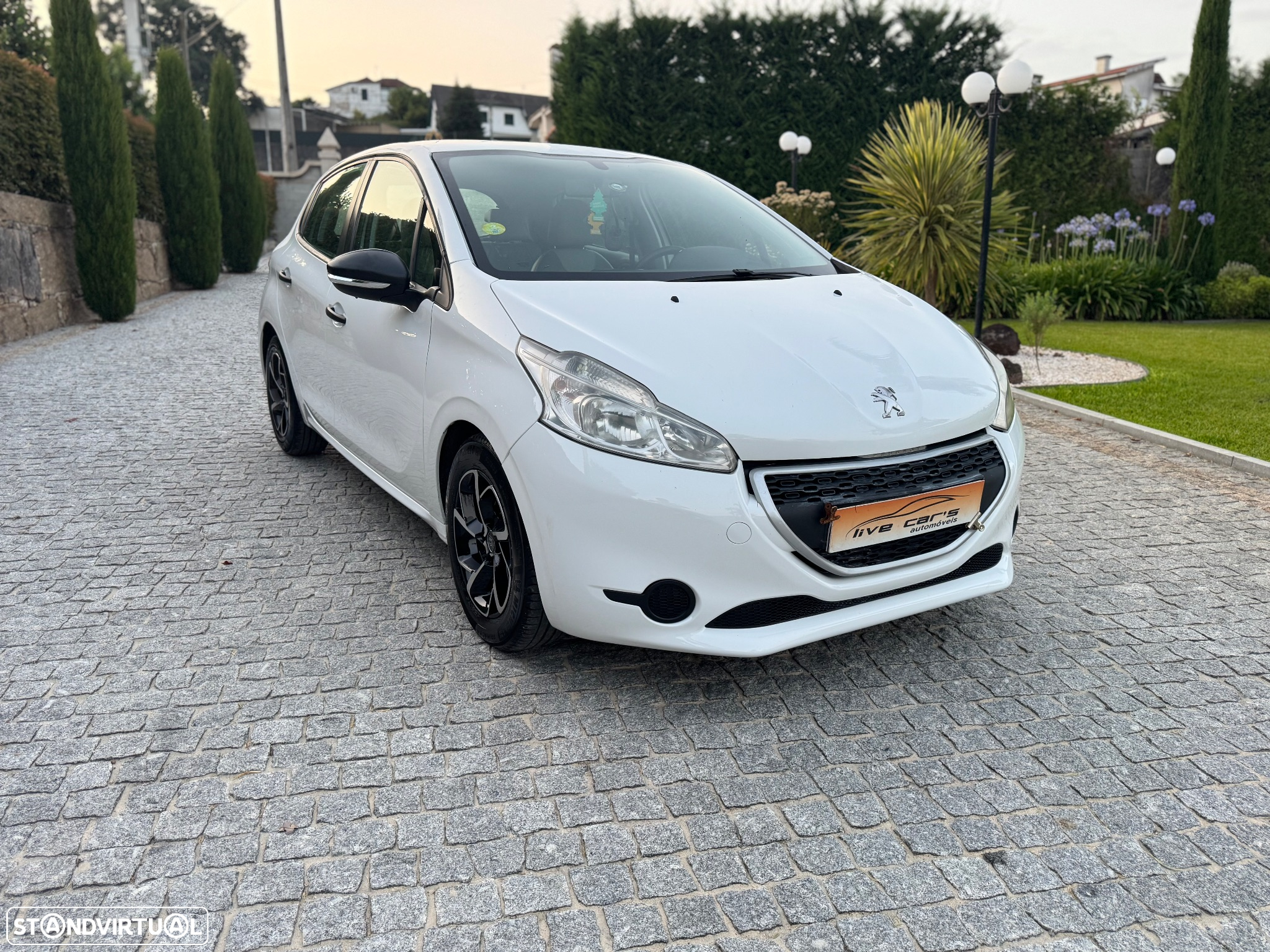 Peugeot 208 1.4 HDi Allure - 17