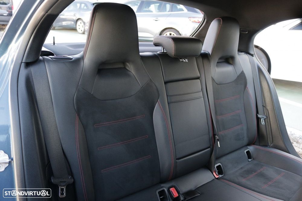 Mercedes-Benz A 180 d AMG Line - 28