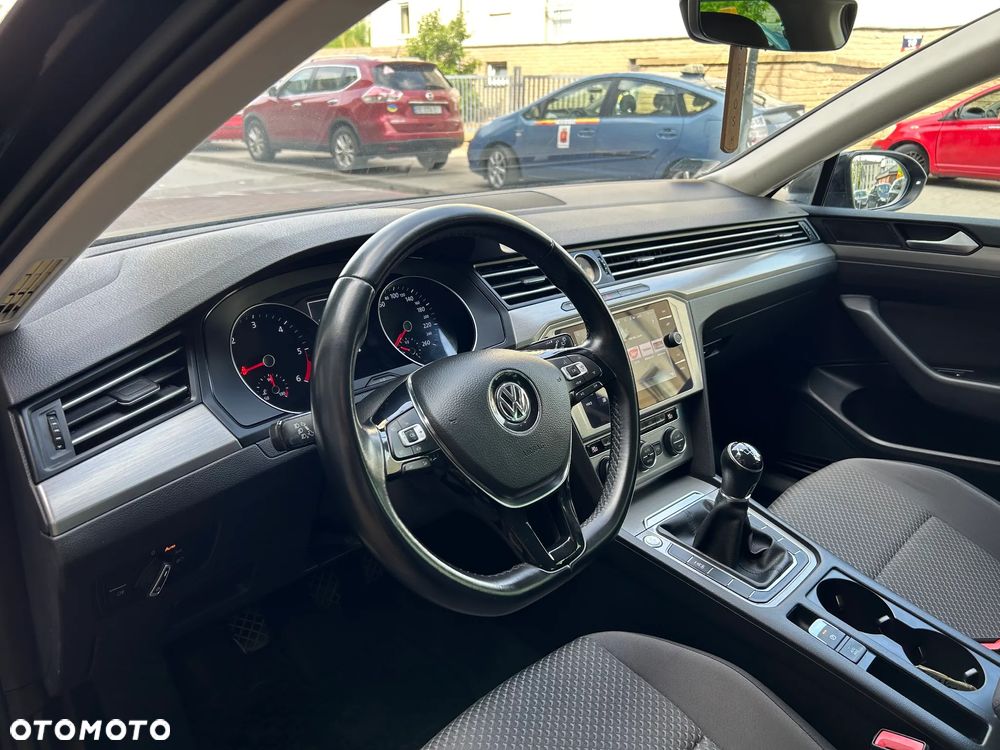 Volkswagen Passat - 8