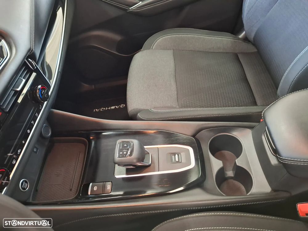 Nissan Qashqai 1.3 DIG-T N-Connecta DCT - 17