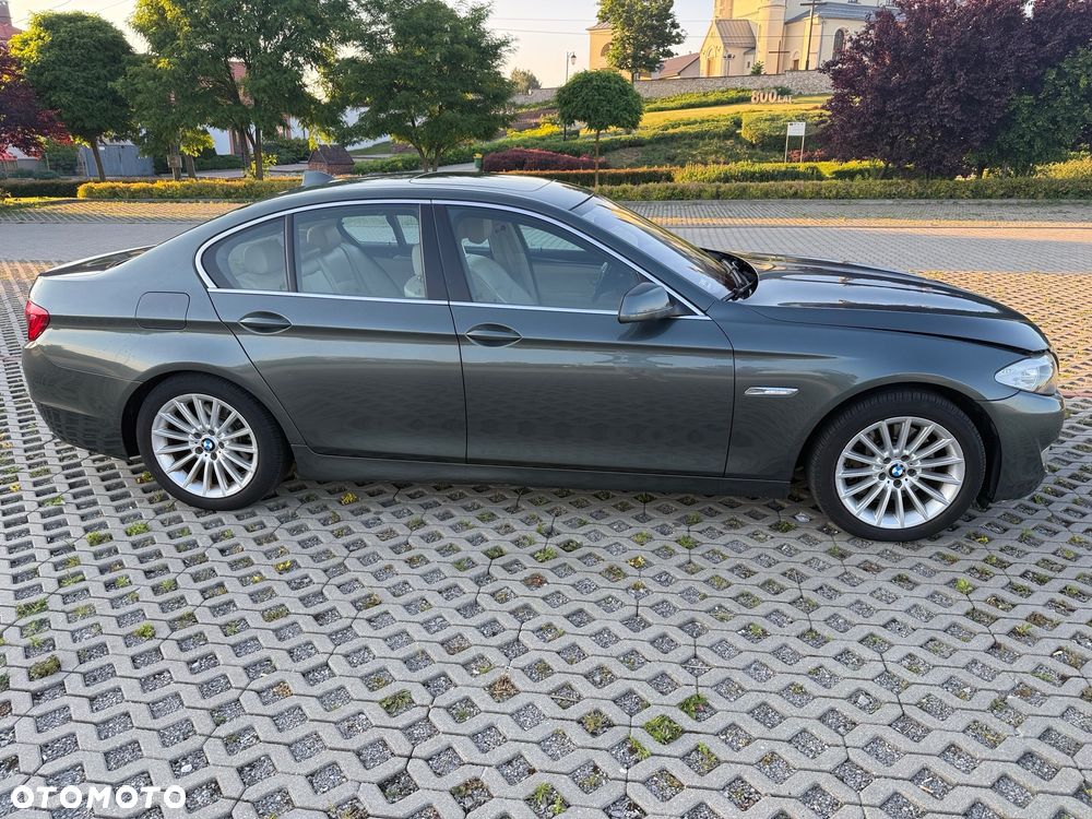 BMW Seria 5 525d xDrive Sport-Aut - 10