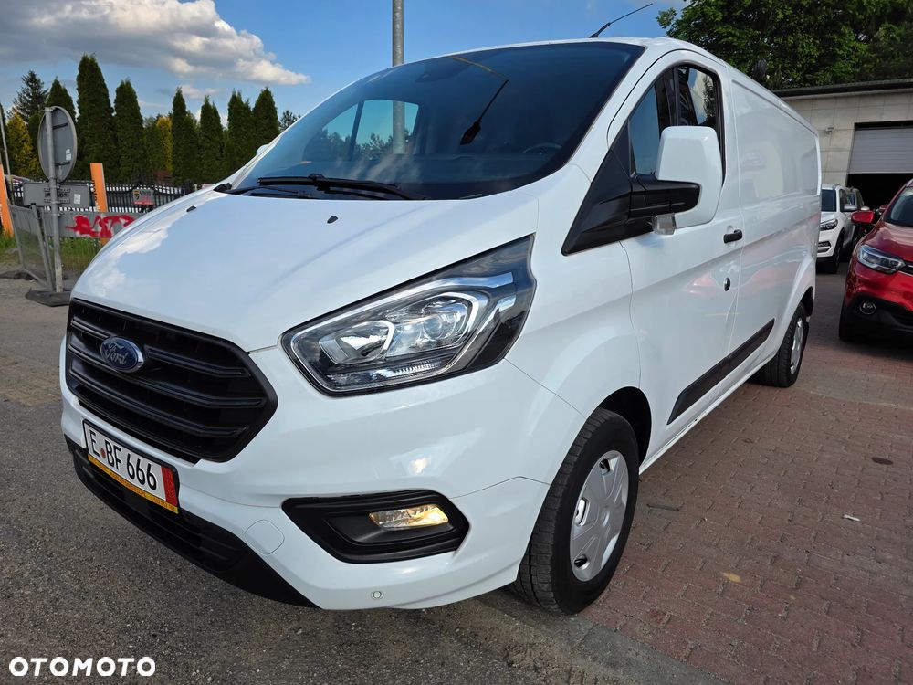 Ford CUSTOM - 4