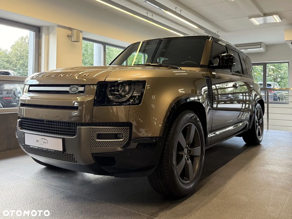 Land Rover Defender 110 D200 X-Dynamic SE - 4