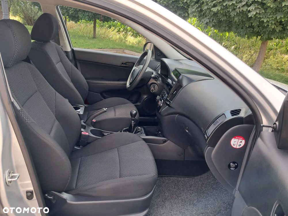 Hyundai i30 1.4 Blue Classic - 13