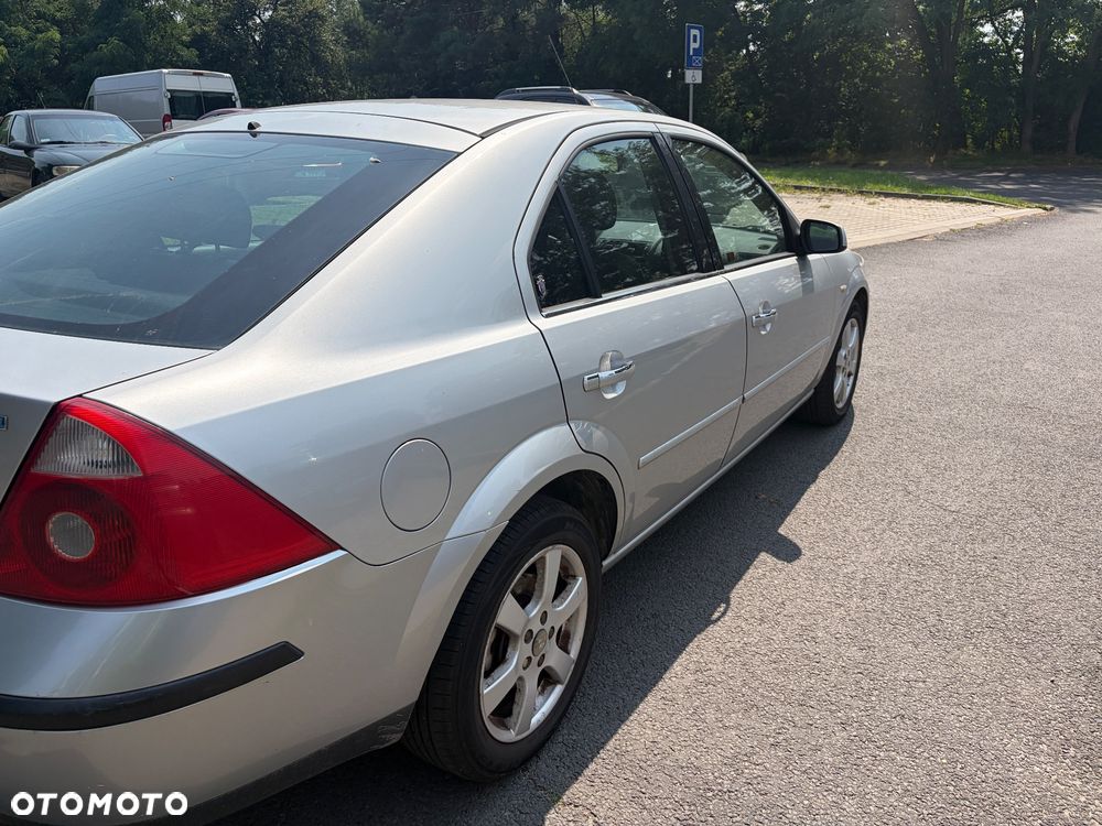 Ford Mondeo 1.8 SCi Ghia - 23