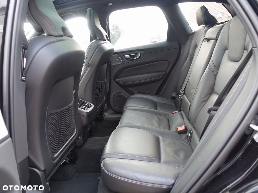 Volvo XC 60 B5 B AWD Ultra Black Edition - 21