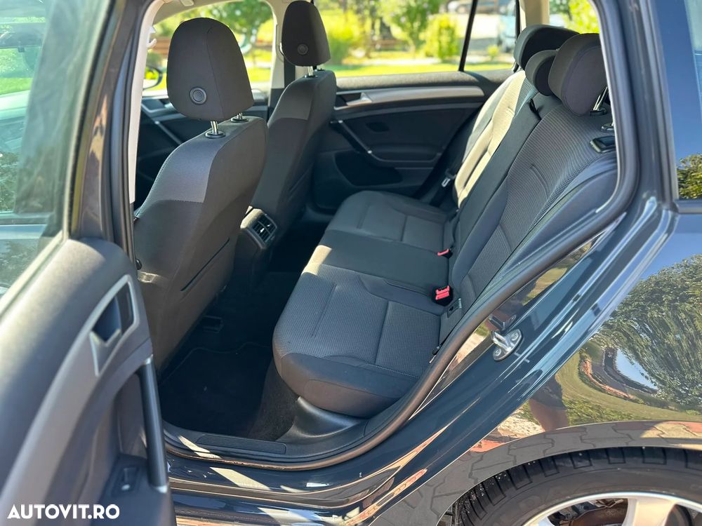 Volkswagen Golf 1.6 TDI BlueMotion Comfortline - 16