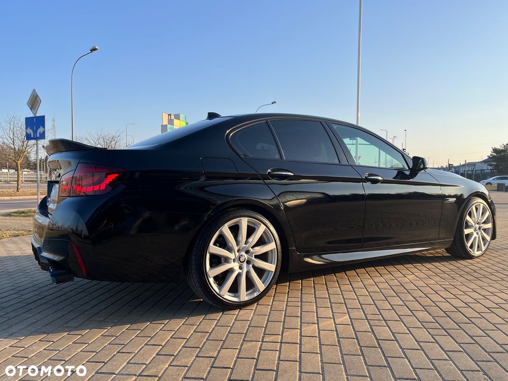 BMW Seria 5 535i Sport-Aut - 35