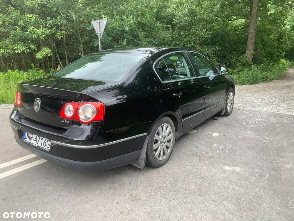 Volkswagen Passat 2.0 TDI DPF Trendline - 19