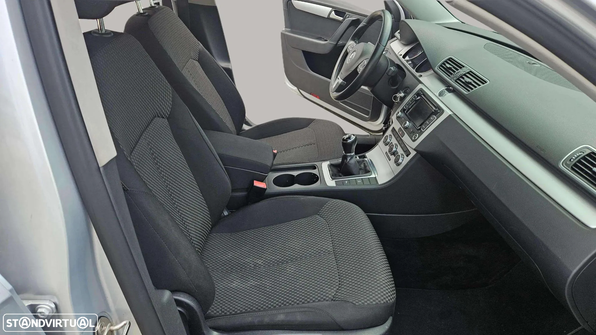 VW Passat Variant 1.6 TDI BlueMotion Highline - 13
