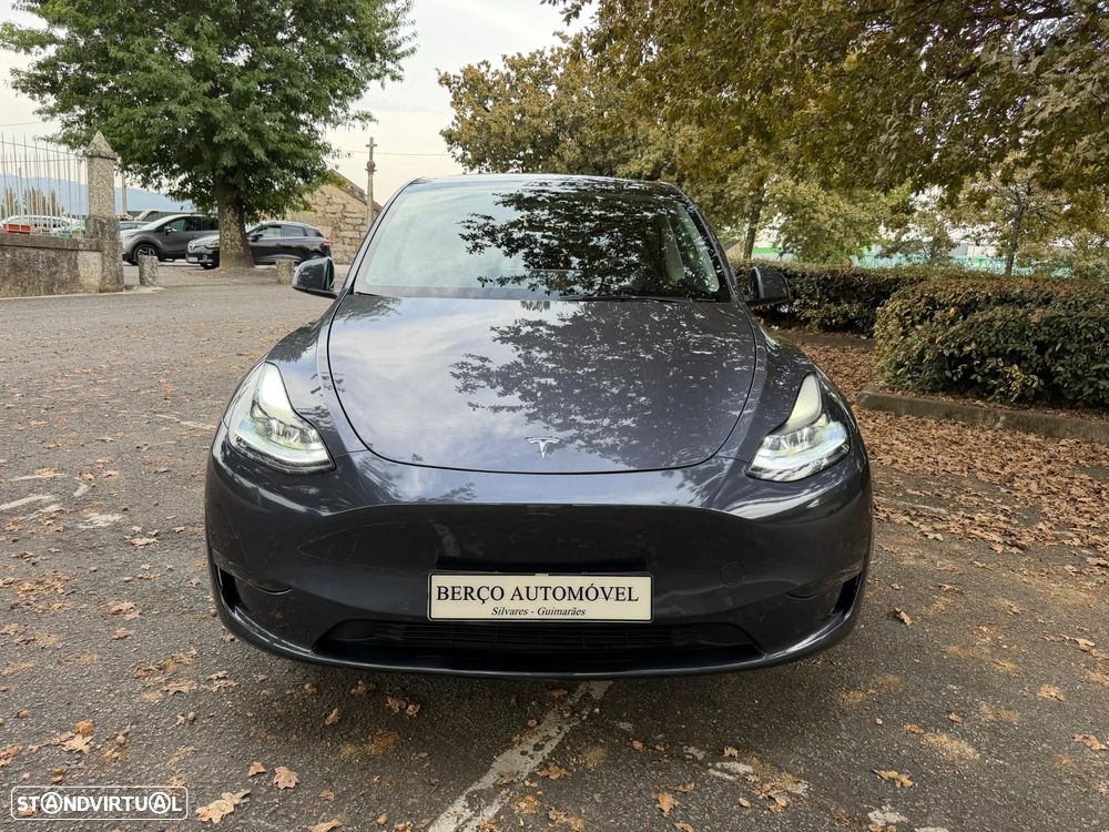 Tesla Model Y - 4