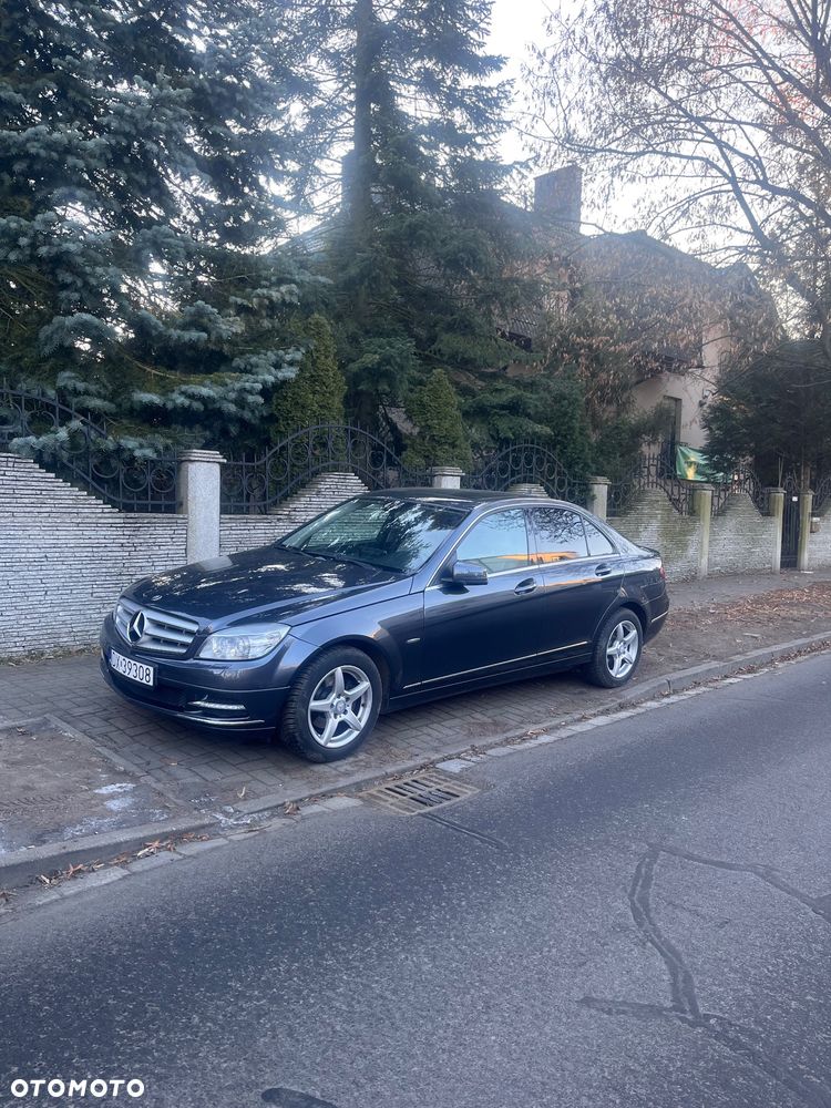 Mercedes-Benz Klasa C 180 CGI Automatik BlueEFFICIENCY Avantgarde - 2