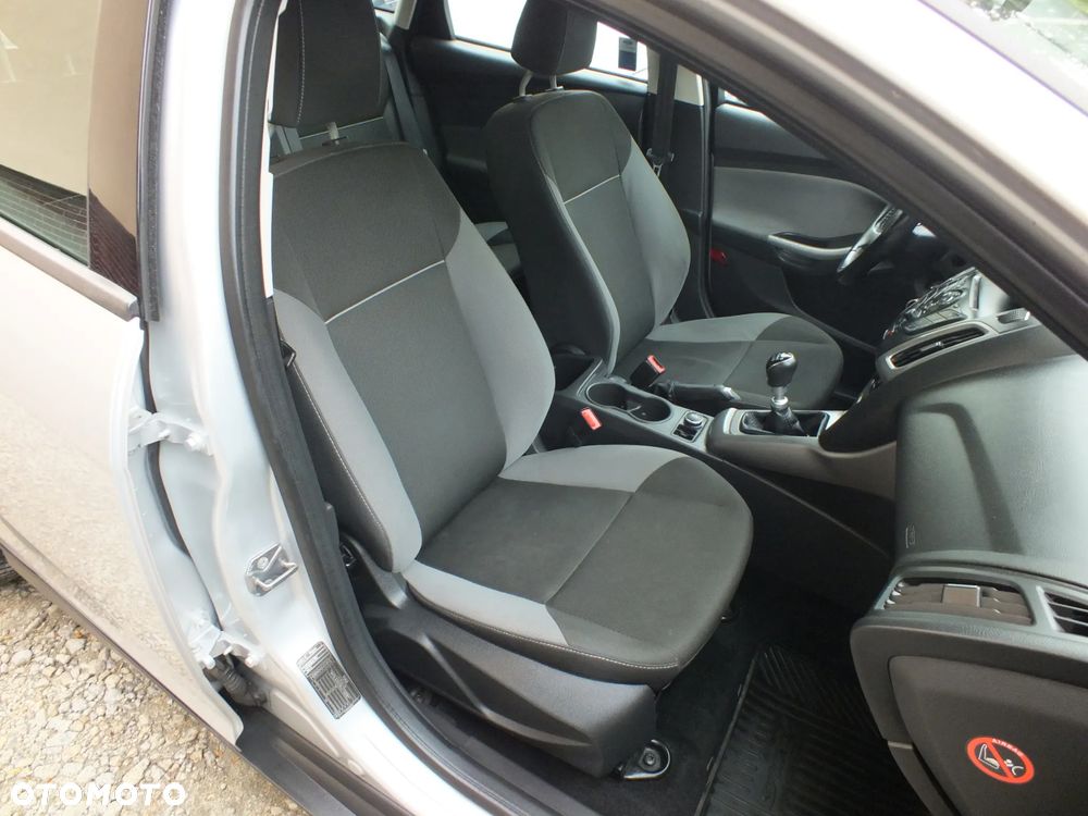 Ford Focus - 24