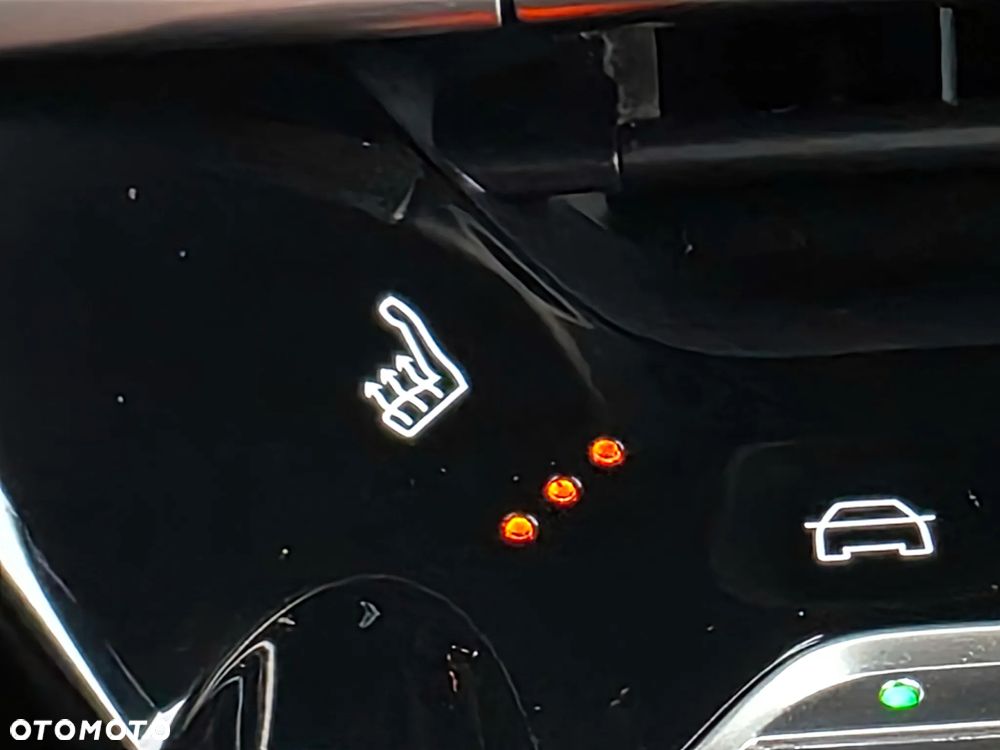 Peugeot 2008 Hybrid 145 e-DSC Allure - 23