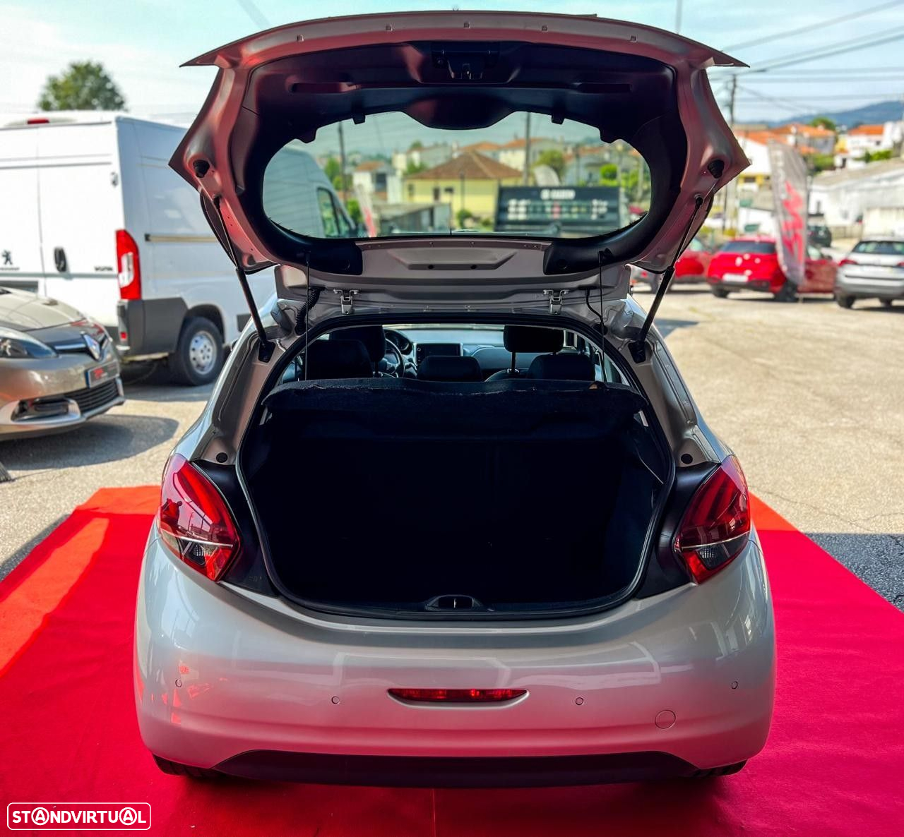 Peugeot 208 1.6 BlueHDi Allure - 9