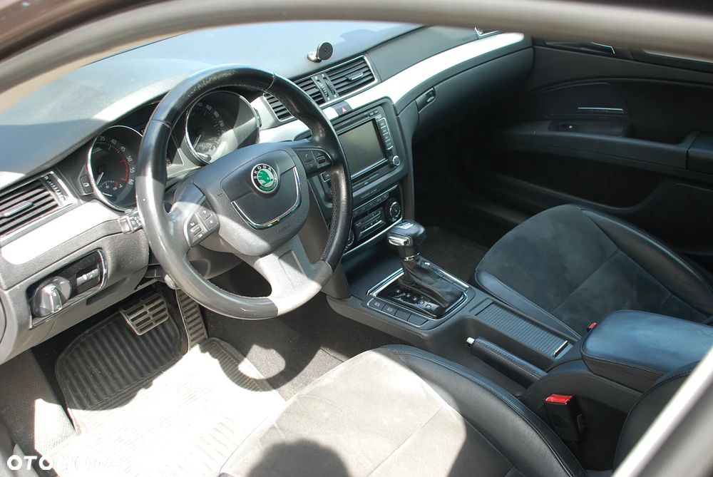 Skoda Superb 2.0 TDI Green tec DSG Elegance - 21