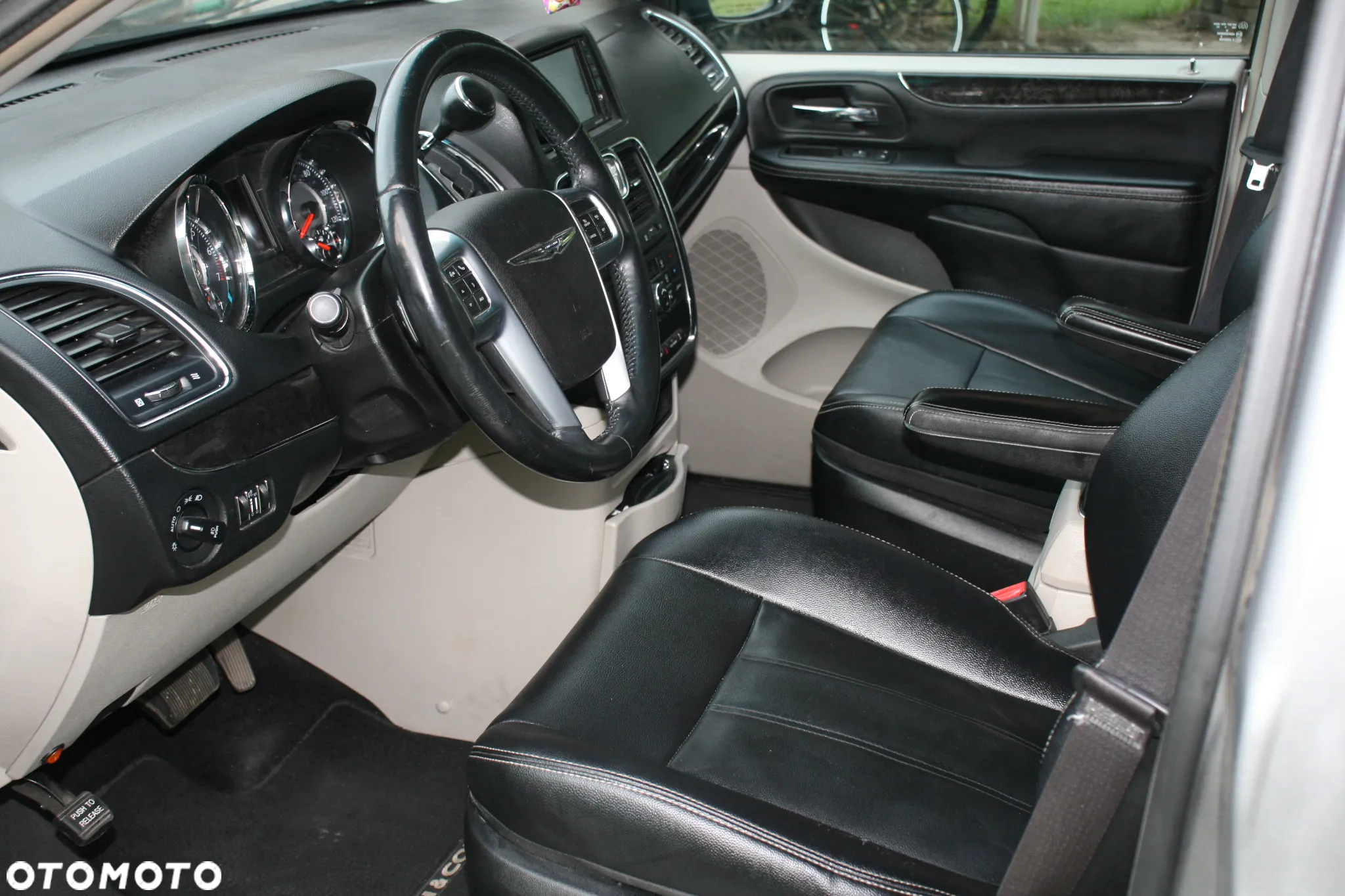 Chrysler Town & Country 3.6 Touring - 13