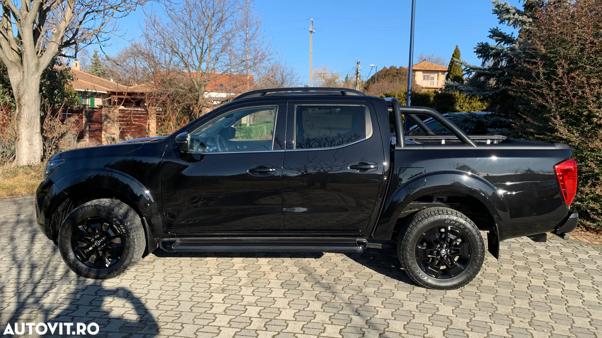 Nissan Navara 2.3 dCi Bi Turbo Double Cab Tekna Aut. - 2