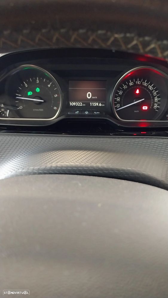 Peugeot 2008 1.6 BlueHDi Allure - 15