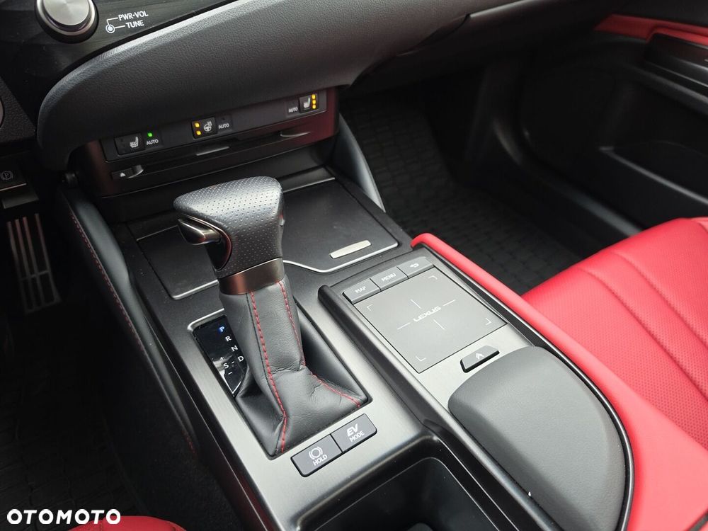 Lexus ES 300h F Sport Edition - 24