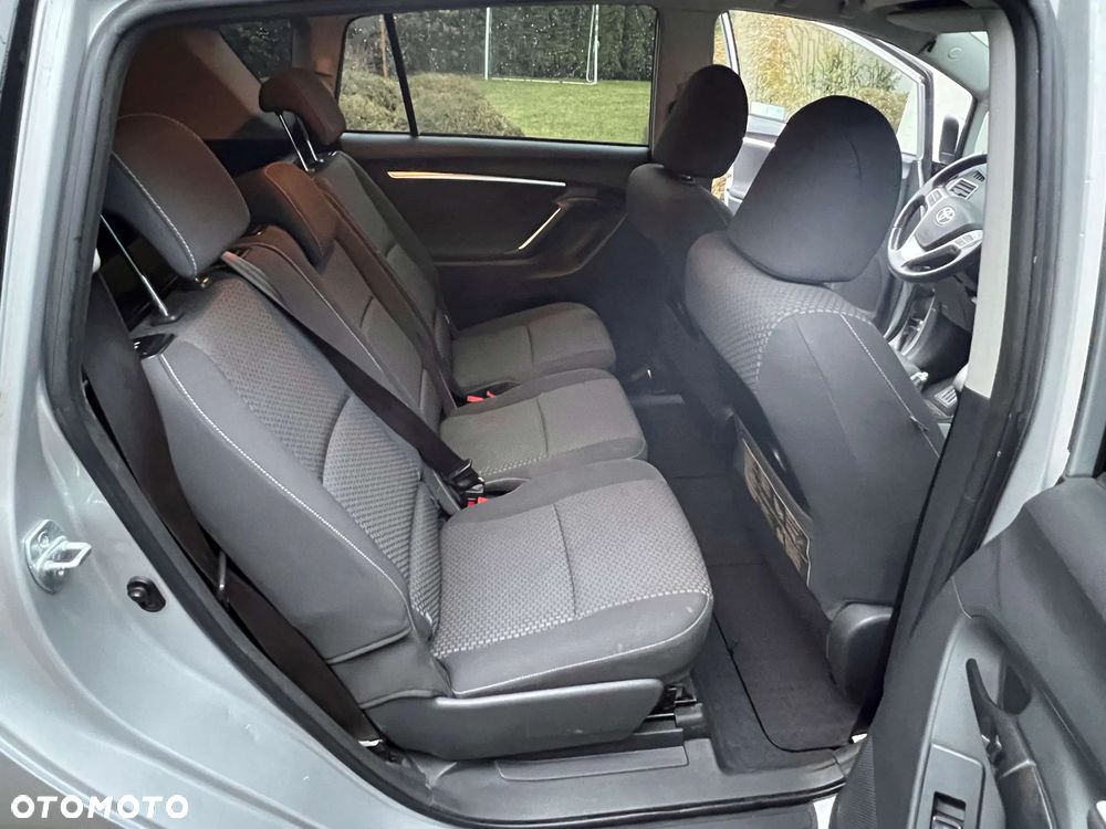 Toyota Verso 1.8 Premium 7os - 6