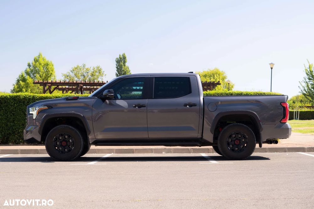 Toyota Tundra - 4