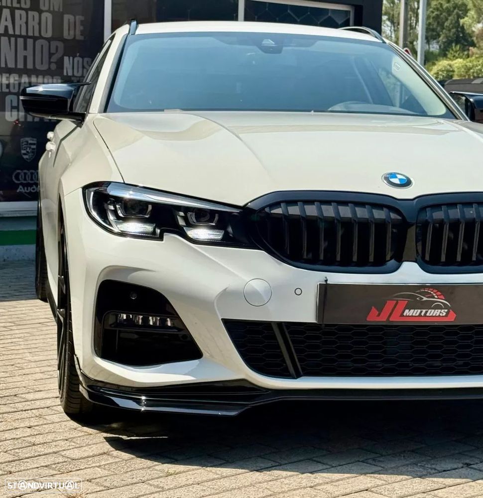 BMW 320 d Touring Pack Desportivo M Auto - 9