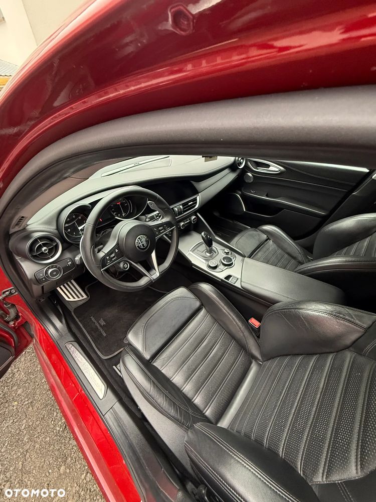 Alfa Romeo Giulia 2.0 Turbo 16V AT8-Q4 Ti - 15