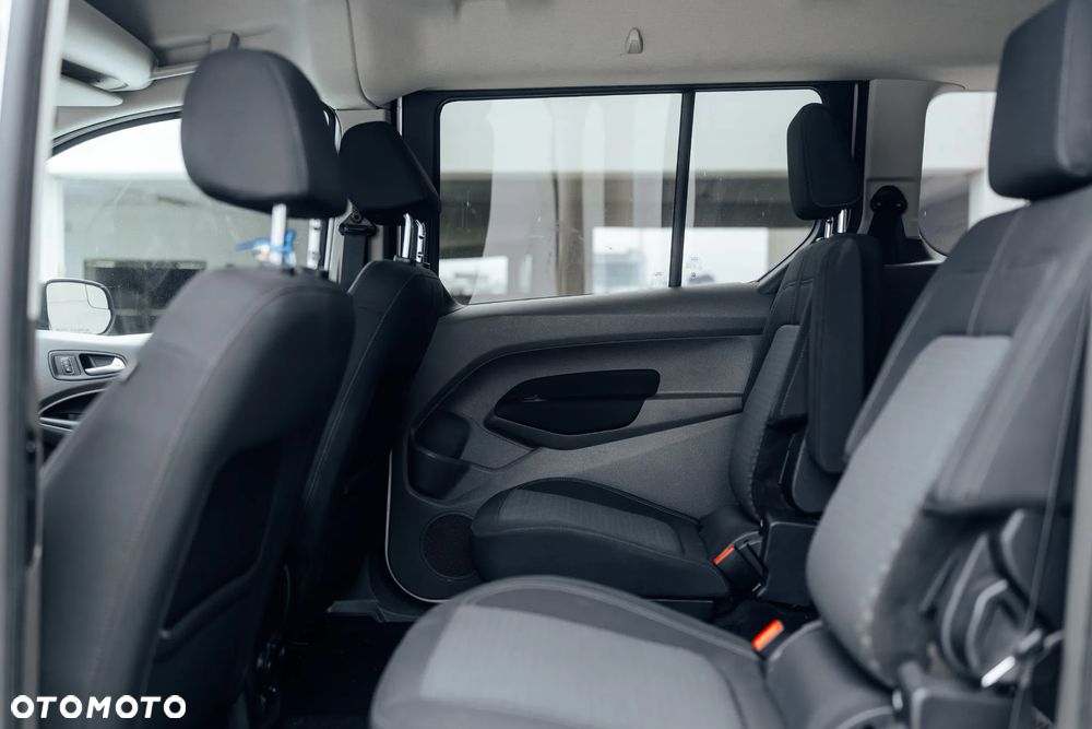 Ford Transit Connect - 28