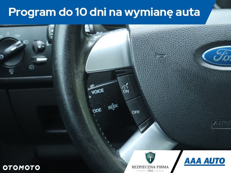 Ford Kuga - 20