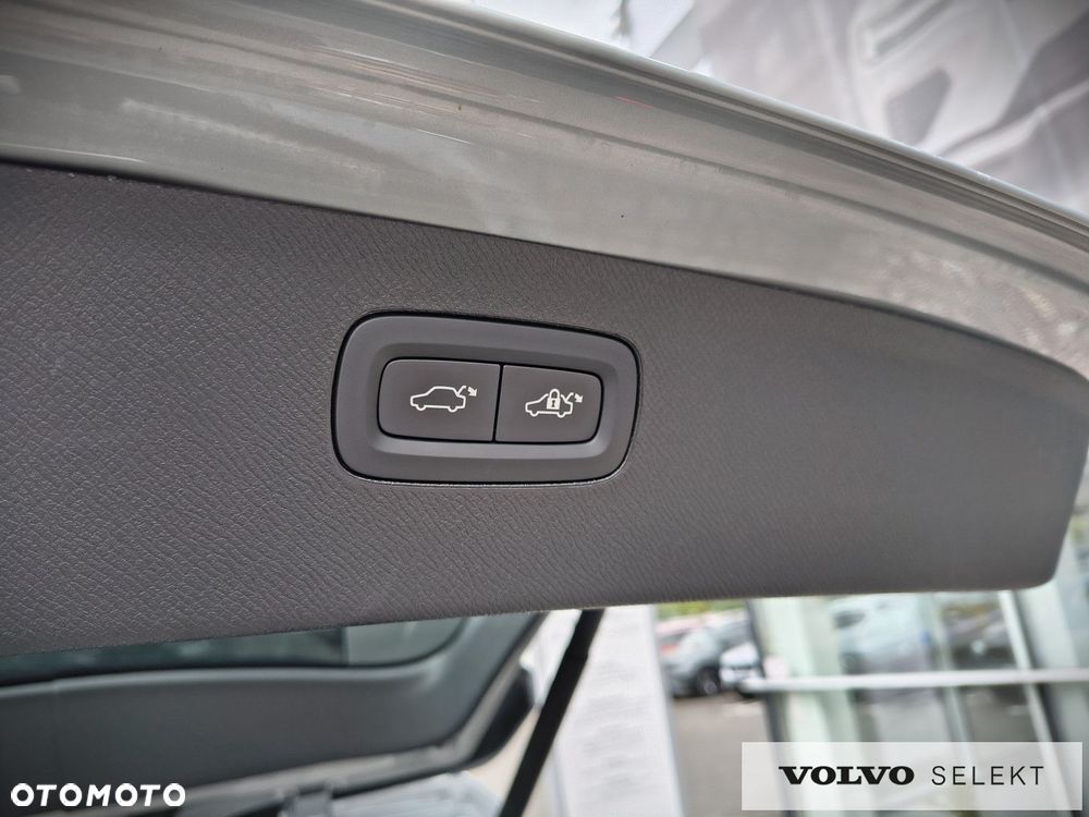 Volvo XC 90 - 30