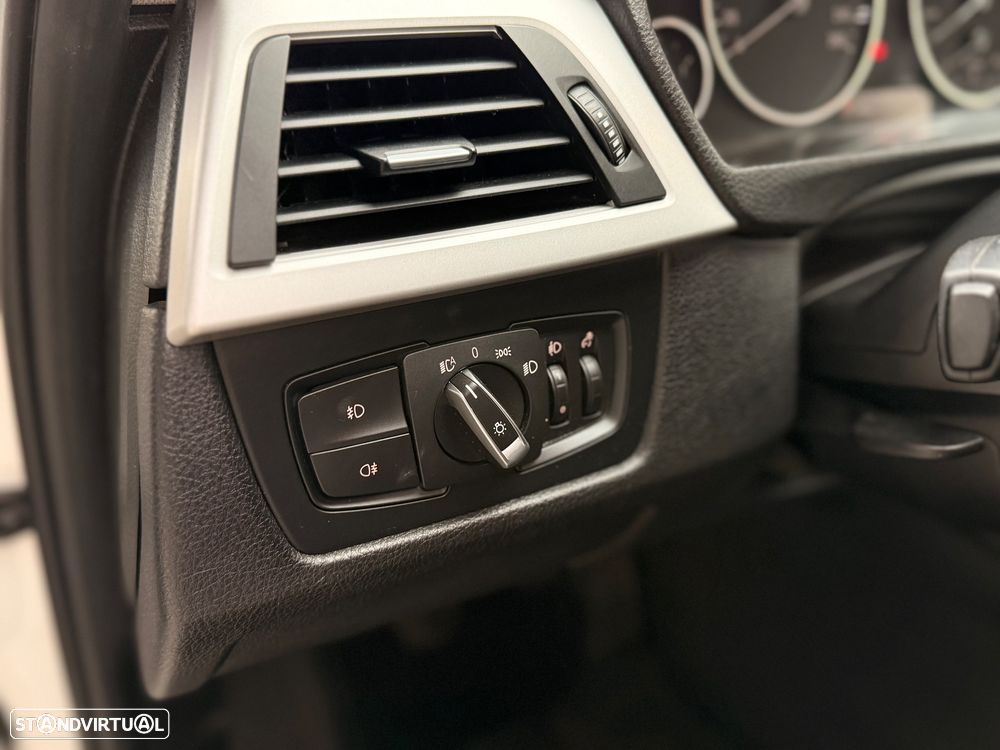 BMW 320 d Line Modern - 13