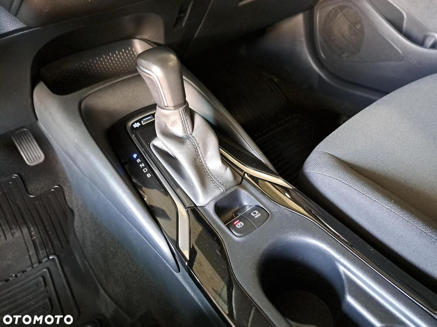 Toyota Corolla - 24