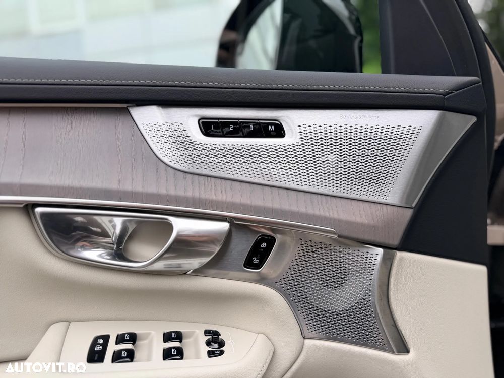 Volvo XC 90 T8 AWD PHEV Ultra Dark - 14