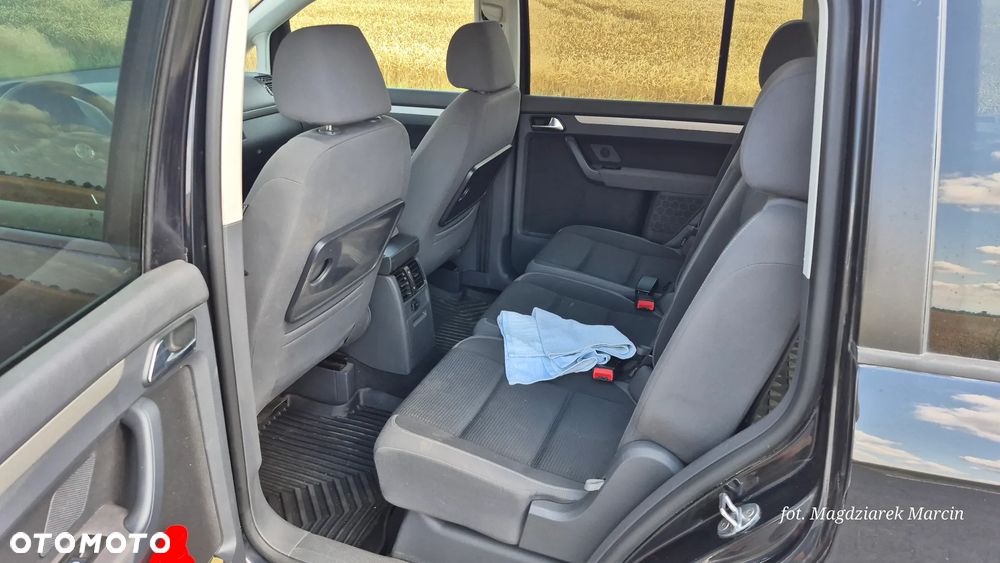 Volkswagen Touran 1.9 TDI Highline DSG - 8