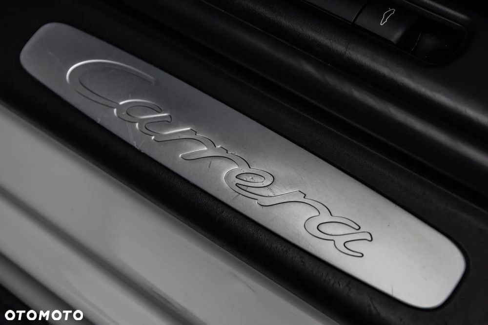 Porsche 911 Carrera Tiptronic S - 18