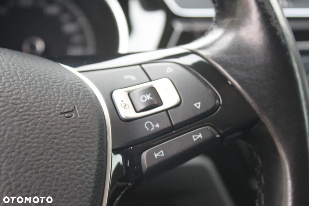 Volkswagen Touran - 9