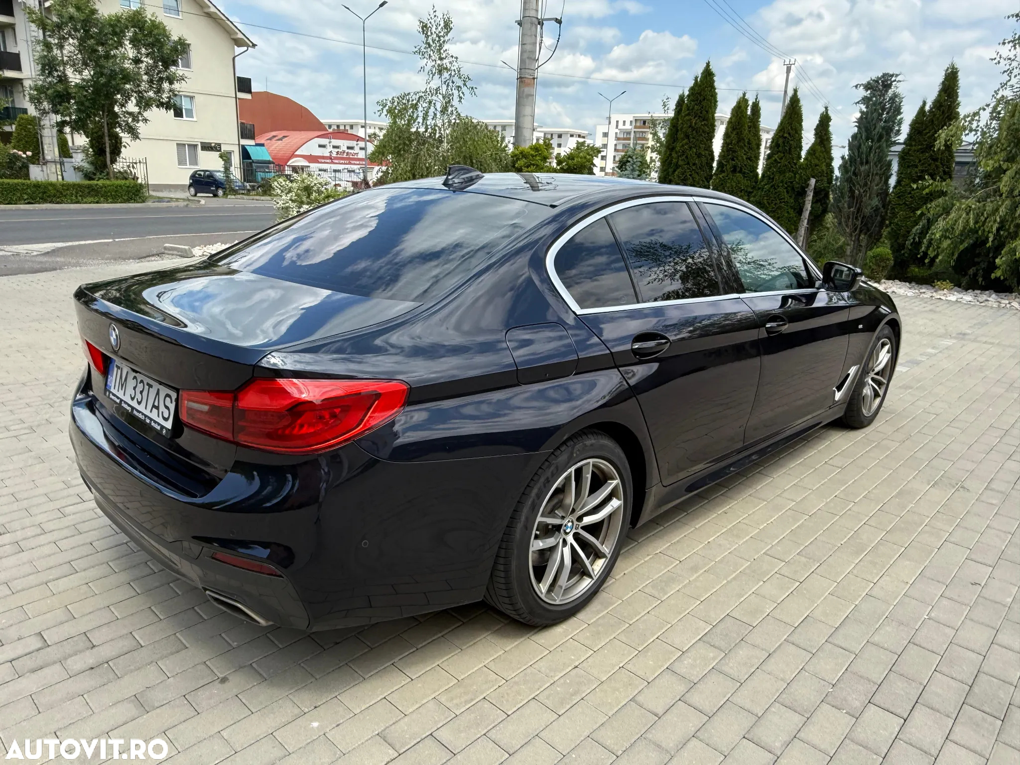 BMW Seria 5 520d xDrive AT - 11