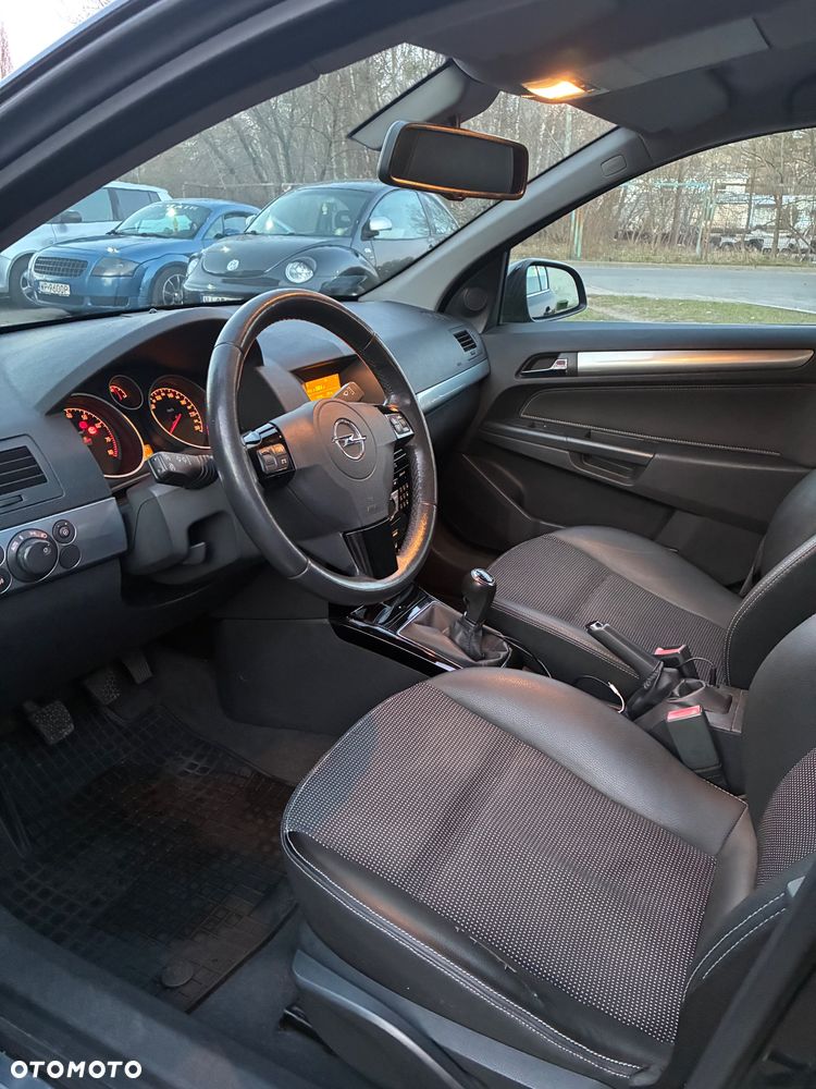 Opel Astra 1.6 Turbo - 15