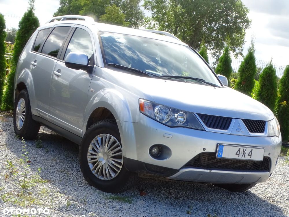 Mitsubishi Outlander - 1
