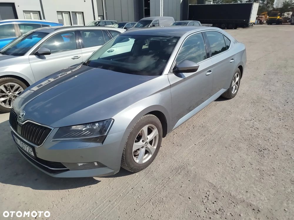 Skoda Superb 1.6 TDI Ambition - 6
