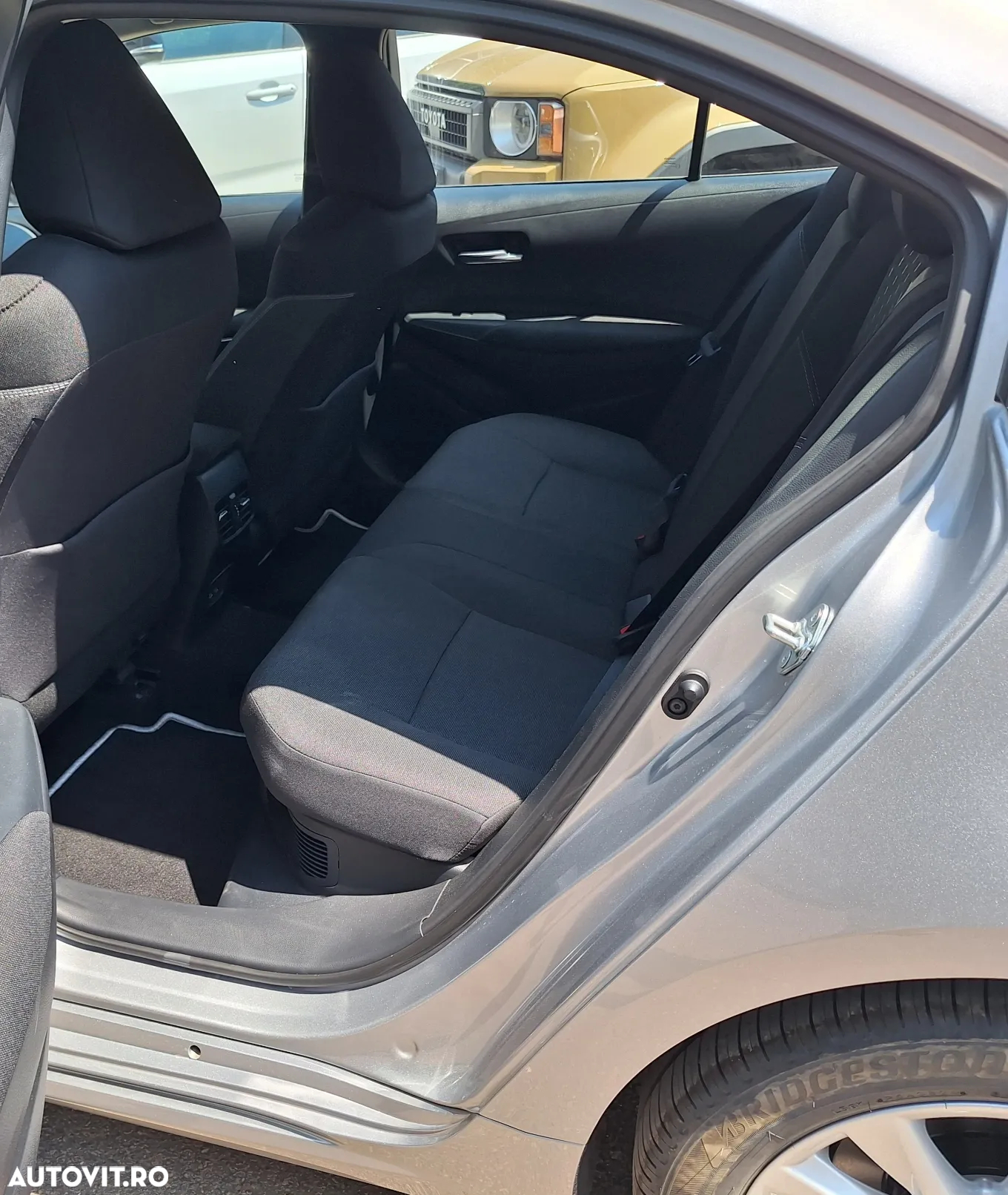 Toyota Corolla 1.8 HSD Business - 19