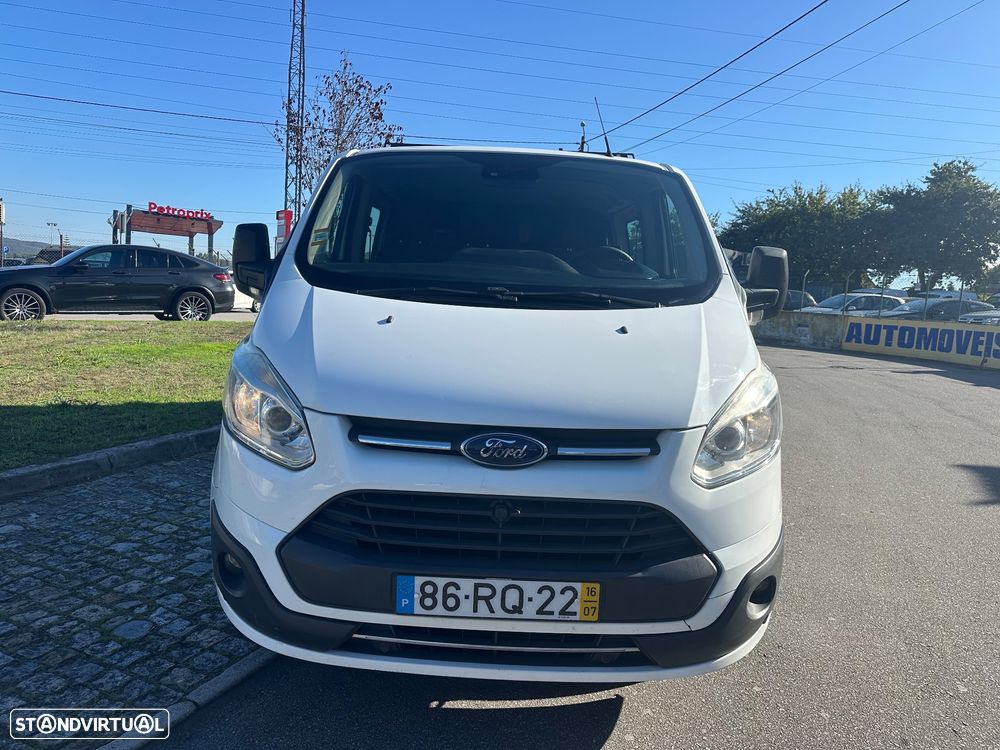 Ford Transit Custom 6 Lugares Nacional - 2