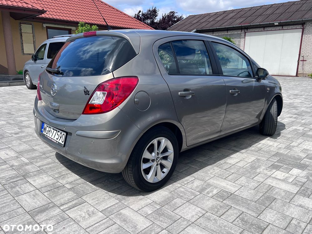 Opel Corsa 1.4 16V Energy - 4