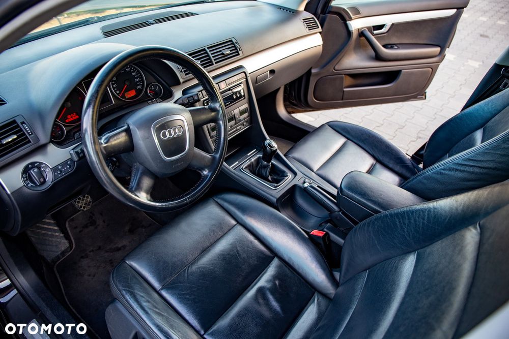 Audi A4 Limousine - 21