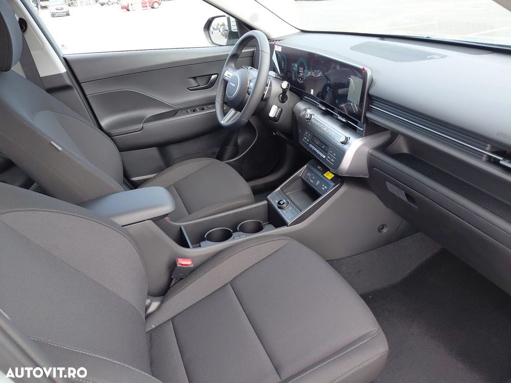 Hyundai KONA - 12
